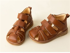 Angulus sandal cognac  